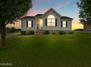 112 Camellia Ave, Bardstown, KY 40004
