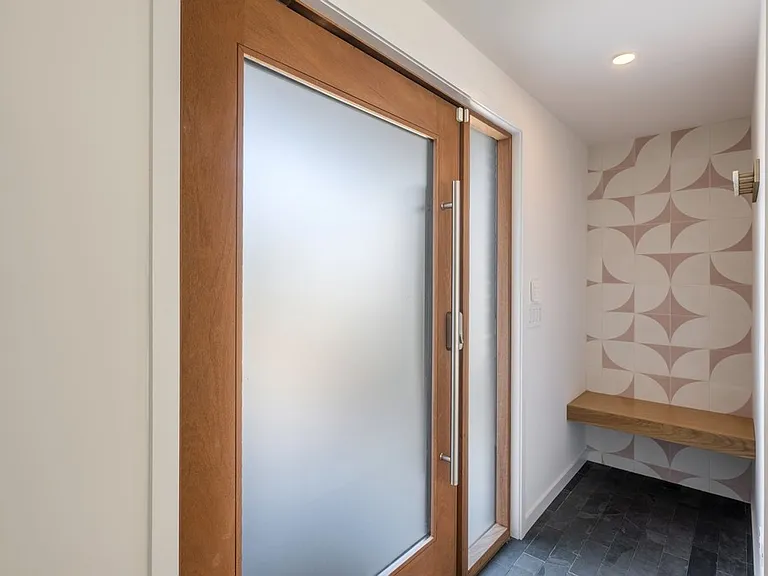 66 Davis Dr — Photo 4
