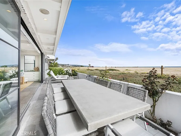 2148 E Oceanfront — Photo 12