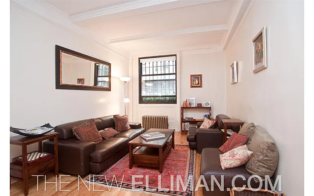 Sold by Douglas Elliman | media 21