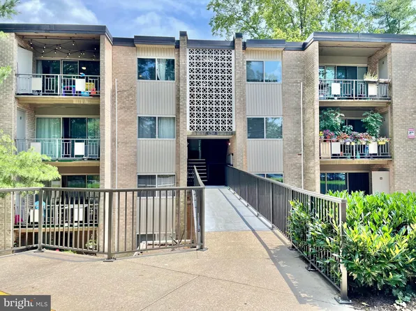 12207 Academy Way #149-7, Rockville, MD 20852