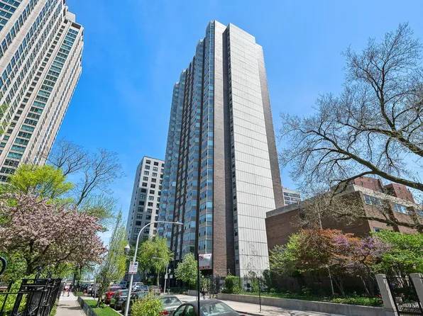 525 W Hawthorne Pl APT 1608, Chicago, IL 60657