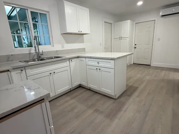 2680 S Clara Ave, Fresno, CA 93706