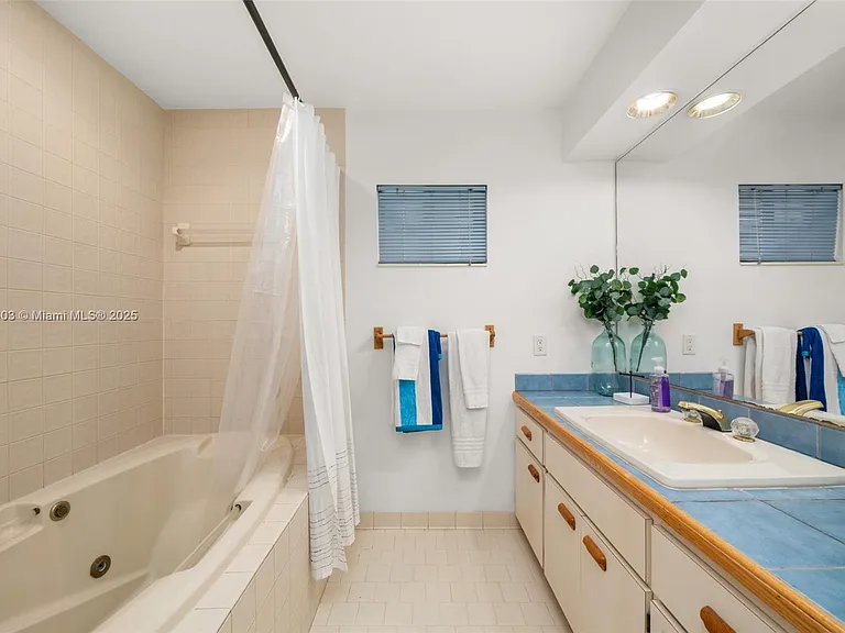 2551 Lakeview Dr — Photo 44