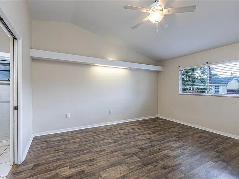 9084 Caloosa Rd — Photo 13