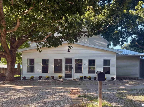 352 W Main St, Mount Auburn, IL 62547