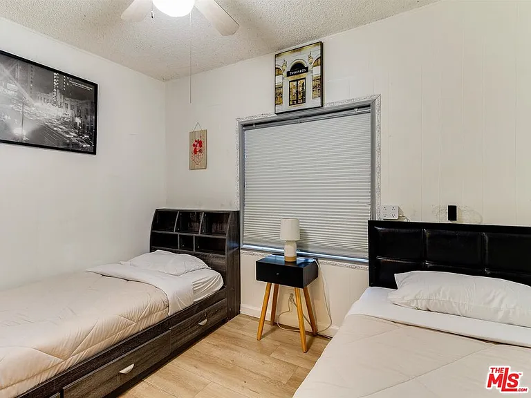 138 S Madison Ave — Photo 16
