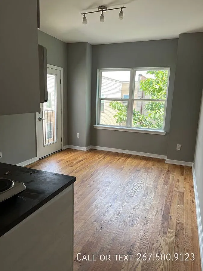 Cozy studio close to school. January, 2027 month free! — Photo 1