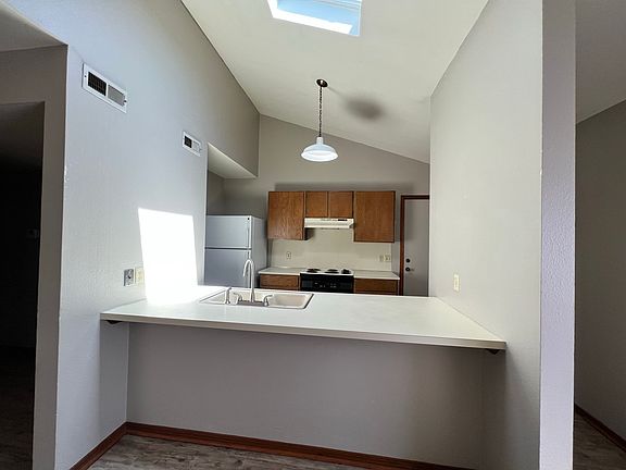 4th image of 421 W 3rd Ave APT 5