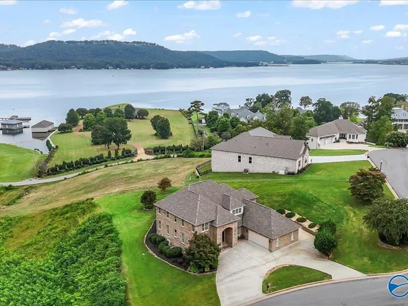 1092 Heritage Dr, Guntersville, AL 35976