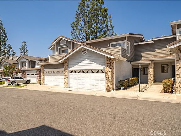 2nd image of 113 Autumn Oaks Ln