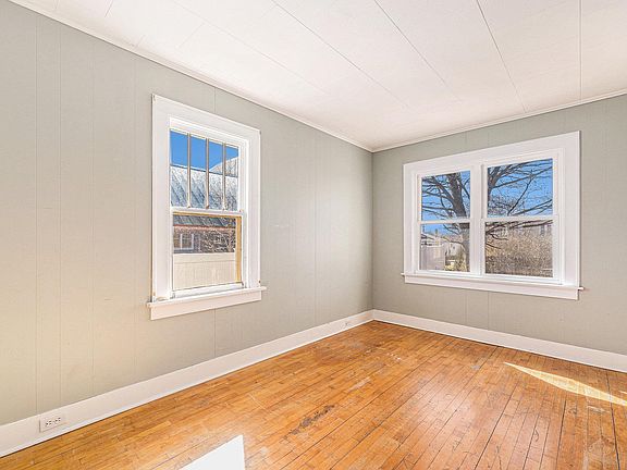5th image of 813 Forest Ave