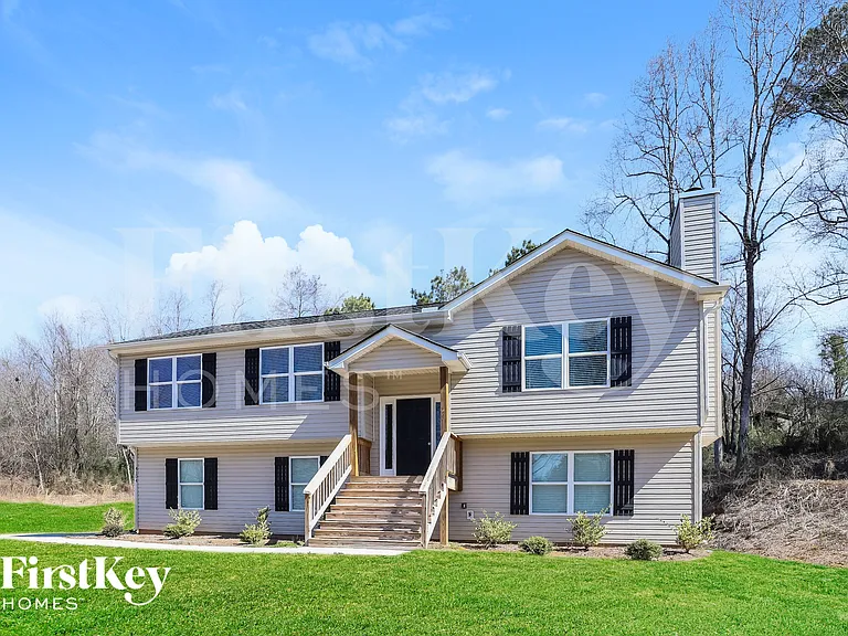 4104 Belvedere Cir — Photo 1
