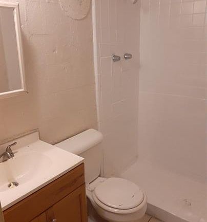 3rd image of 731 23rd St #2