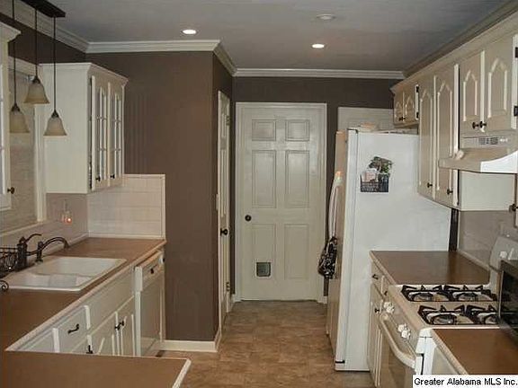 3rd image of 205 Westcliff Dr