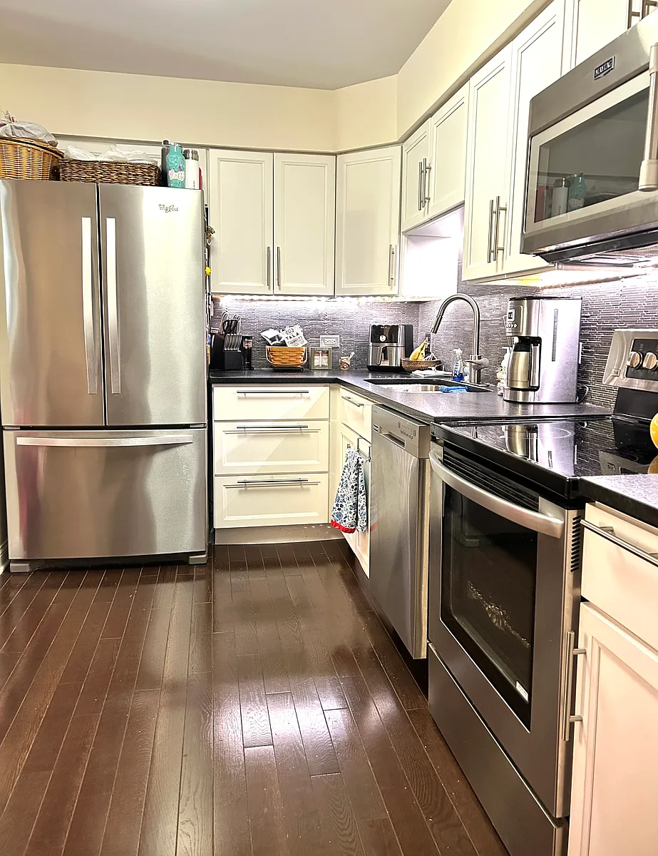 Kitchen - 1955 Ammer Ridge Ct #4-301