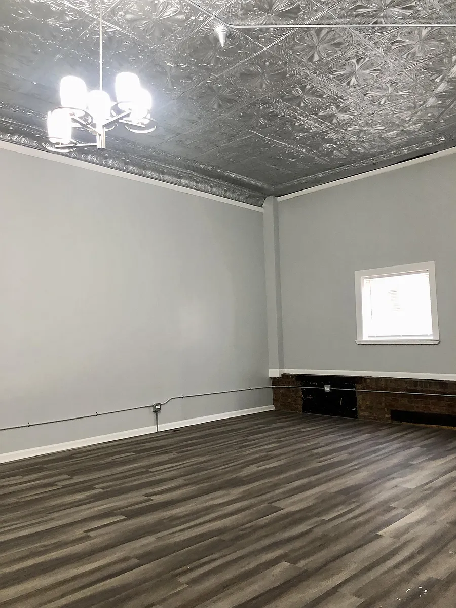 Building Photo - 1824 W 46th St