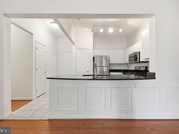 5th image of 7 Booth St Unit 110