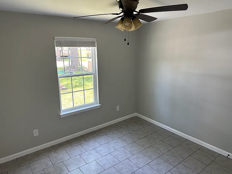 25145 Chestnut St — Photo 4