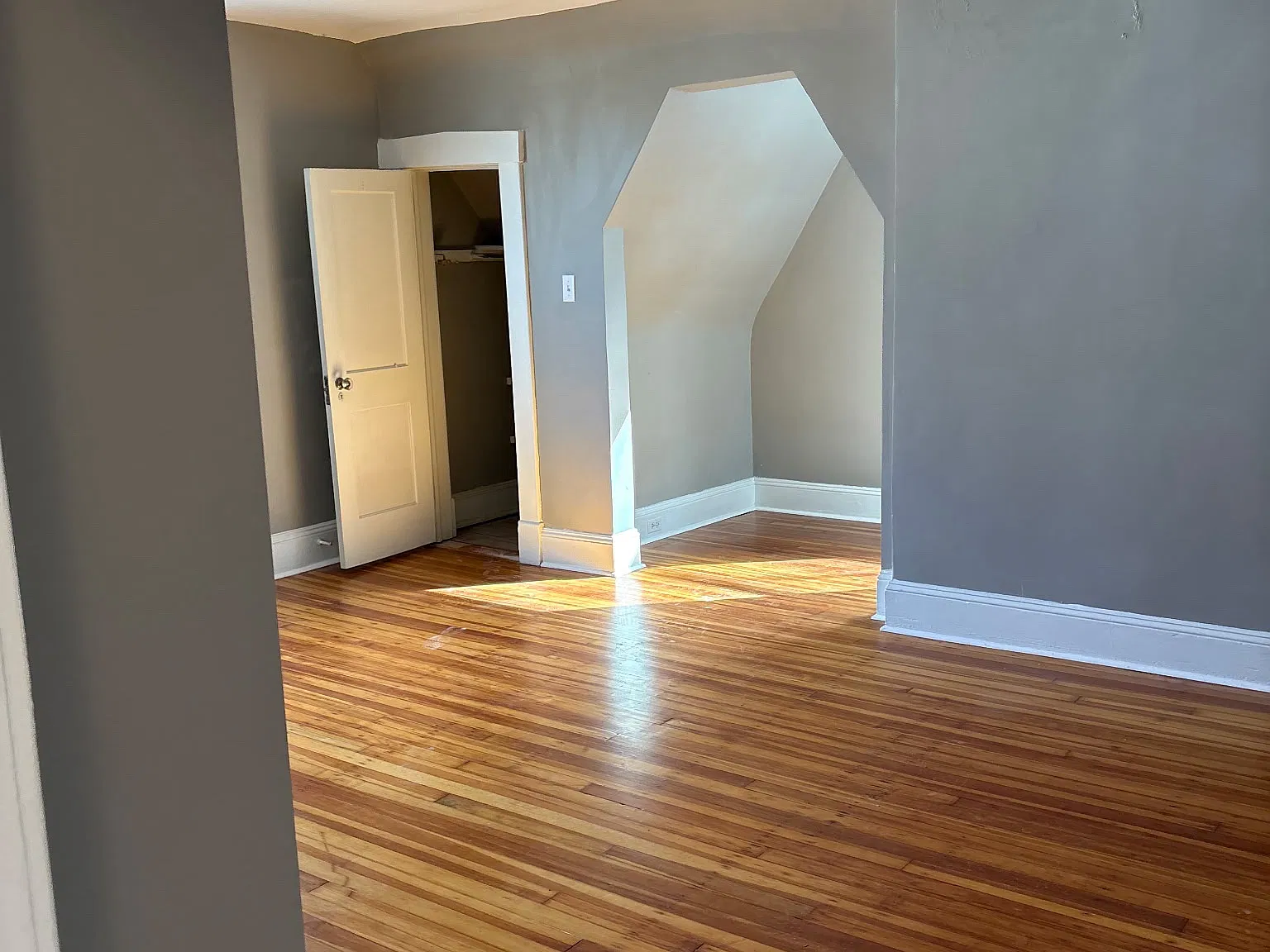3 bed, 1.5 bath, 1801 sqft, $1,500 — Photo 4