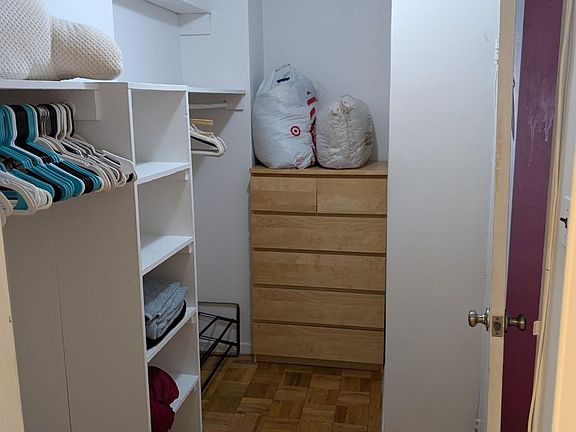 4th image of 940 25th St NW #208