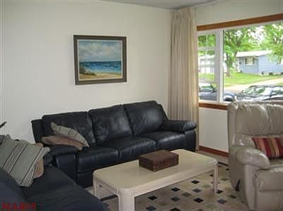3rd image of 165 Grenoble Ln