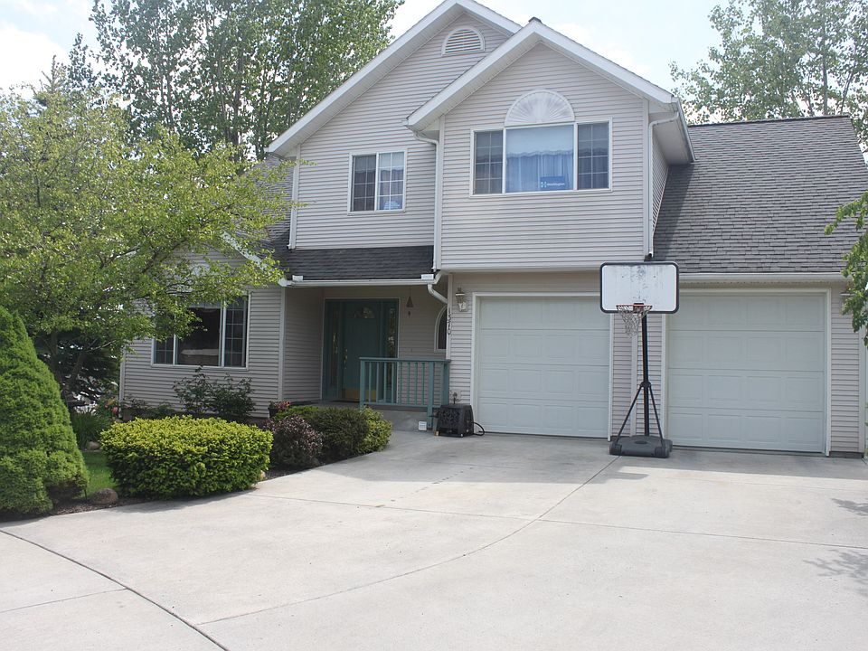 1st image of 1370 SE Cougar Ct