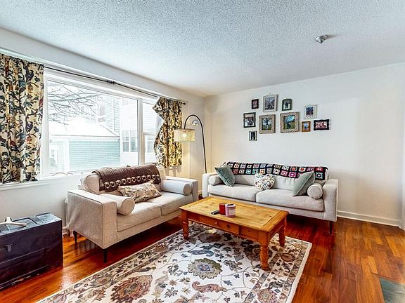 4th image of 110 Linden Place UNIT 9