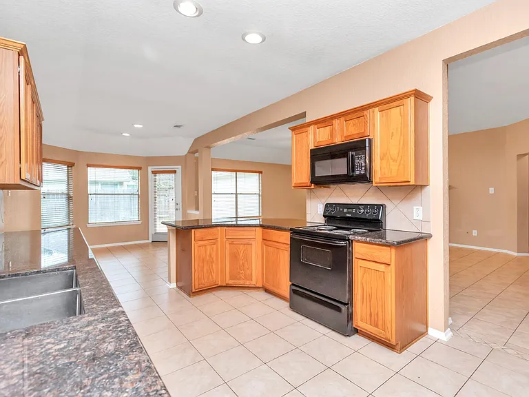 8506 Chancellorsville Ln — Photo 19