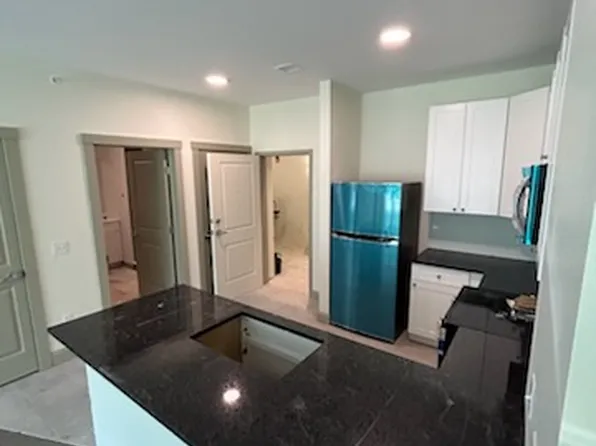 2715 Shelburne Rd - Shenk Properties