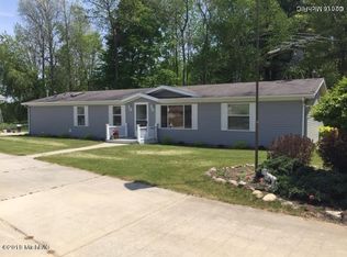 11688 NW Monroe Rd, Riverdale, MI 48877