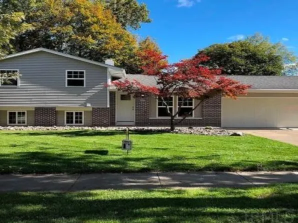 5012 Maple Terrace Pkwy, Fort Wayne, IN 46835