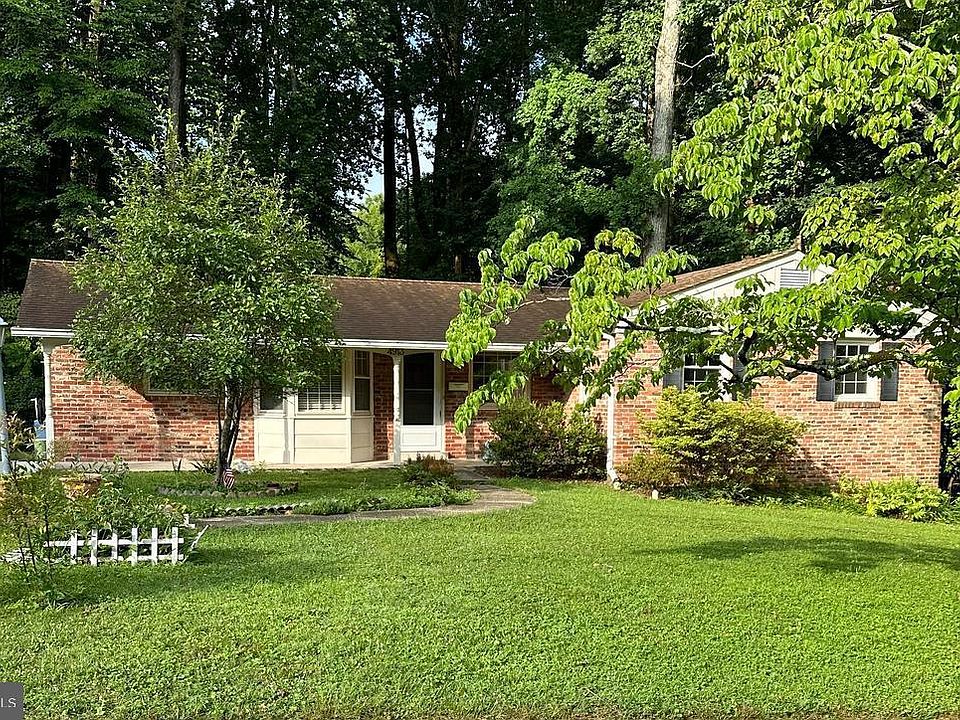 1st image of 4913 Red Fox Dr