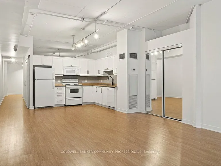 120 Jackson St W — Photo 10