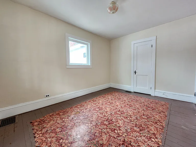 281 Wilson St — Photo 15