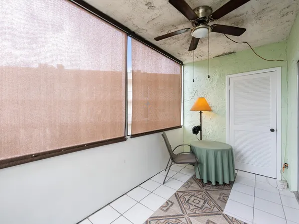 715 Lori Drive #212, Palm Springs, FL 33461