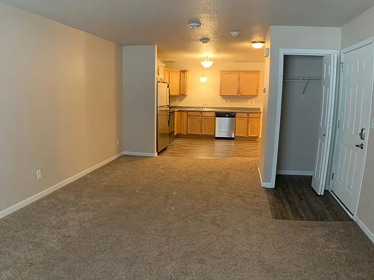 Westport Beach Townhomes — Photo 3