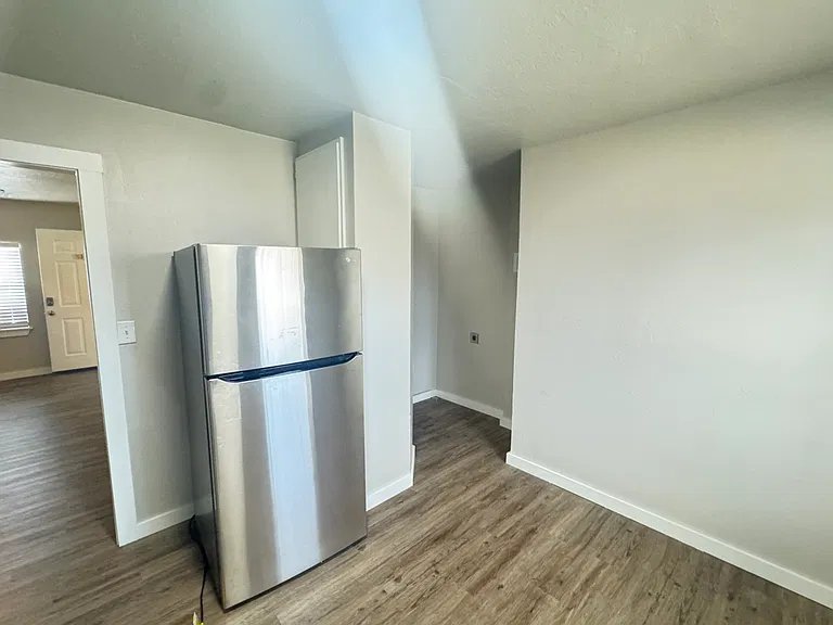 1615 N Ellison Ave #4 — Photo 12