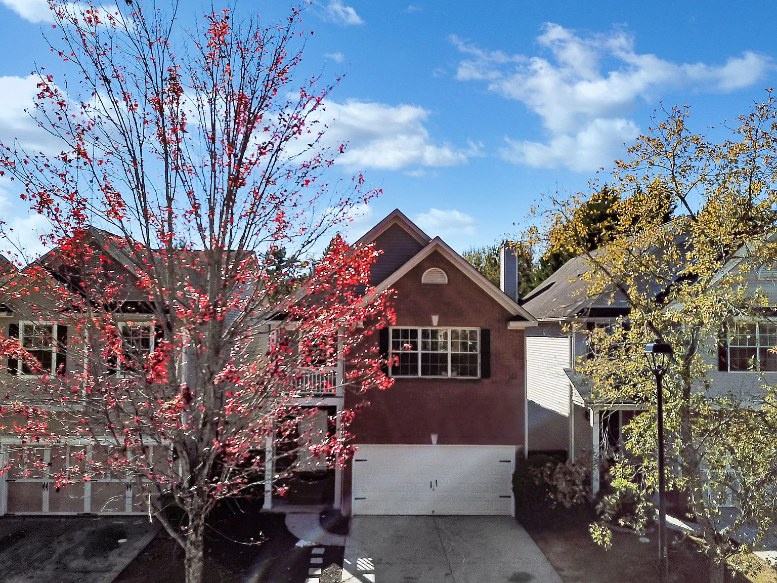 4 bed, $3,800 — Photo 1