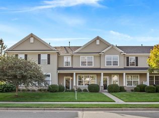 11331 Aberdeen Cir NE UNIT B, Blaine, MN 55449