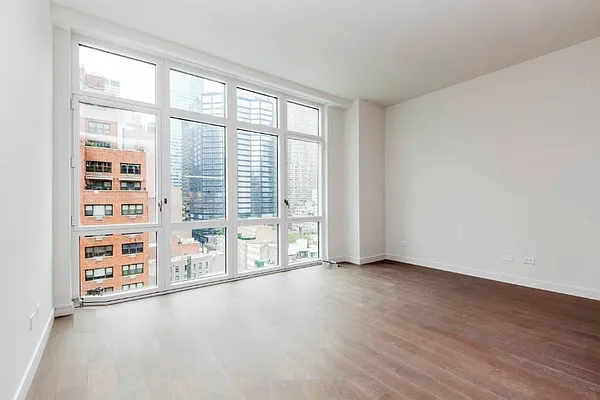 Rented by ER (DO NOT USE) | media 28