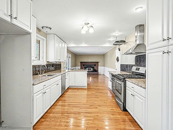 3rd image of 111 Bohl Dr