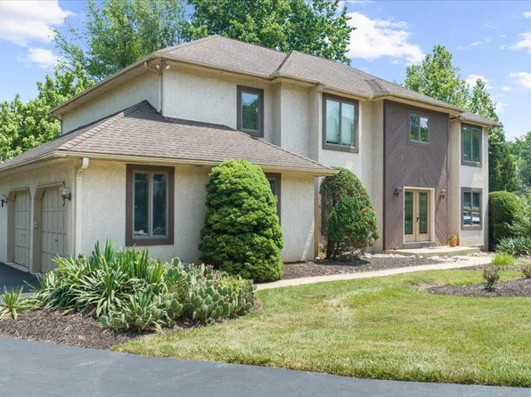 2314 Holly Ln, Lafayette Hill, PA 19444