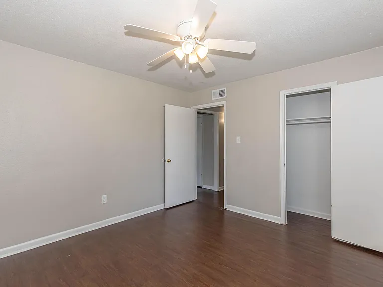 Tidwell Park Apartments — Photo 44