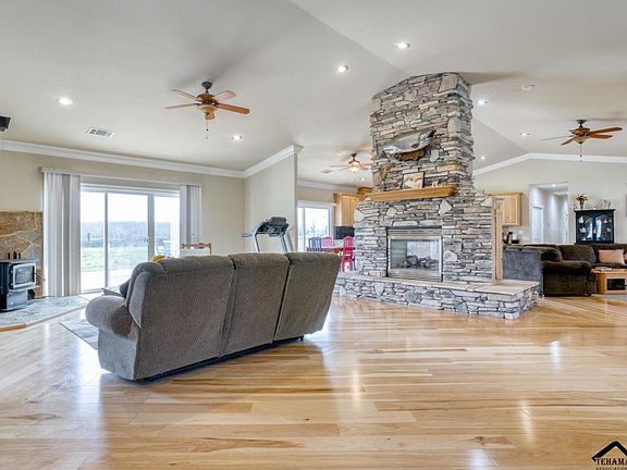 3rd image of 21253 Twin Oaks Ln