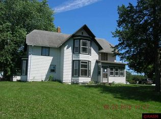 707 1st St S, Saint James, MN 56081