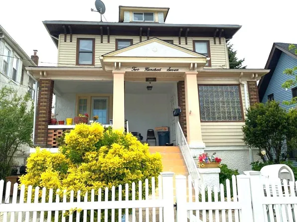 207 Beach 30th Street, Far Rockaway, NY 11691