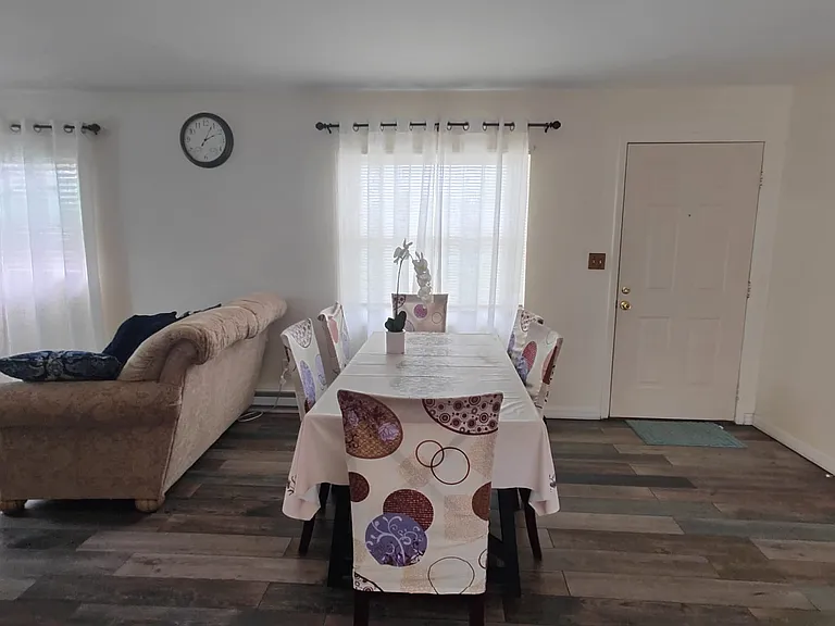 2600 N Beaumont Ave — Photo 1