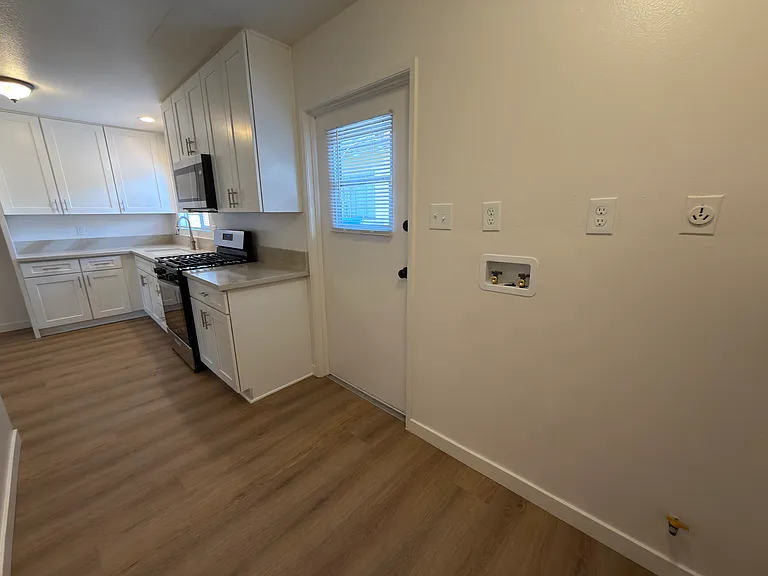 318 S Bedford Rd #318 — Photo 7