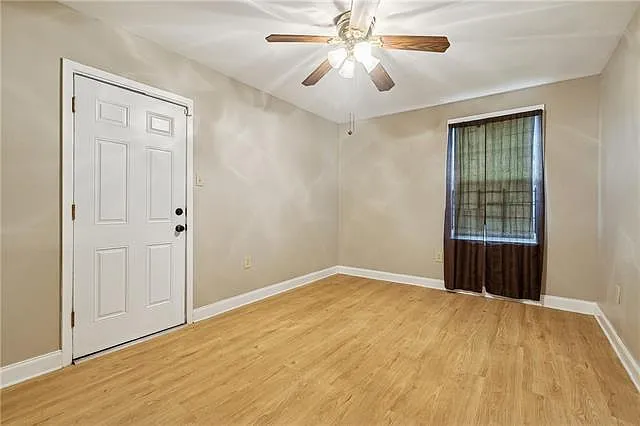 9320 Palm St — Photo 11